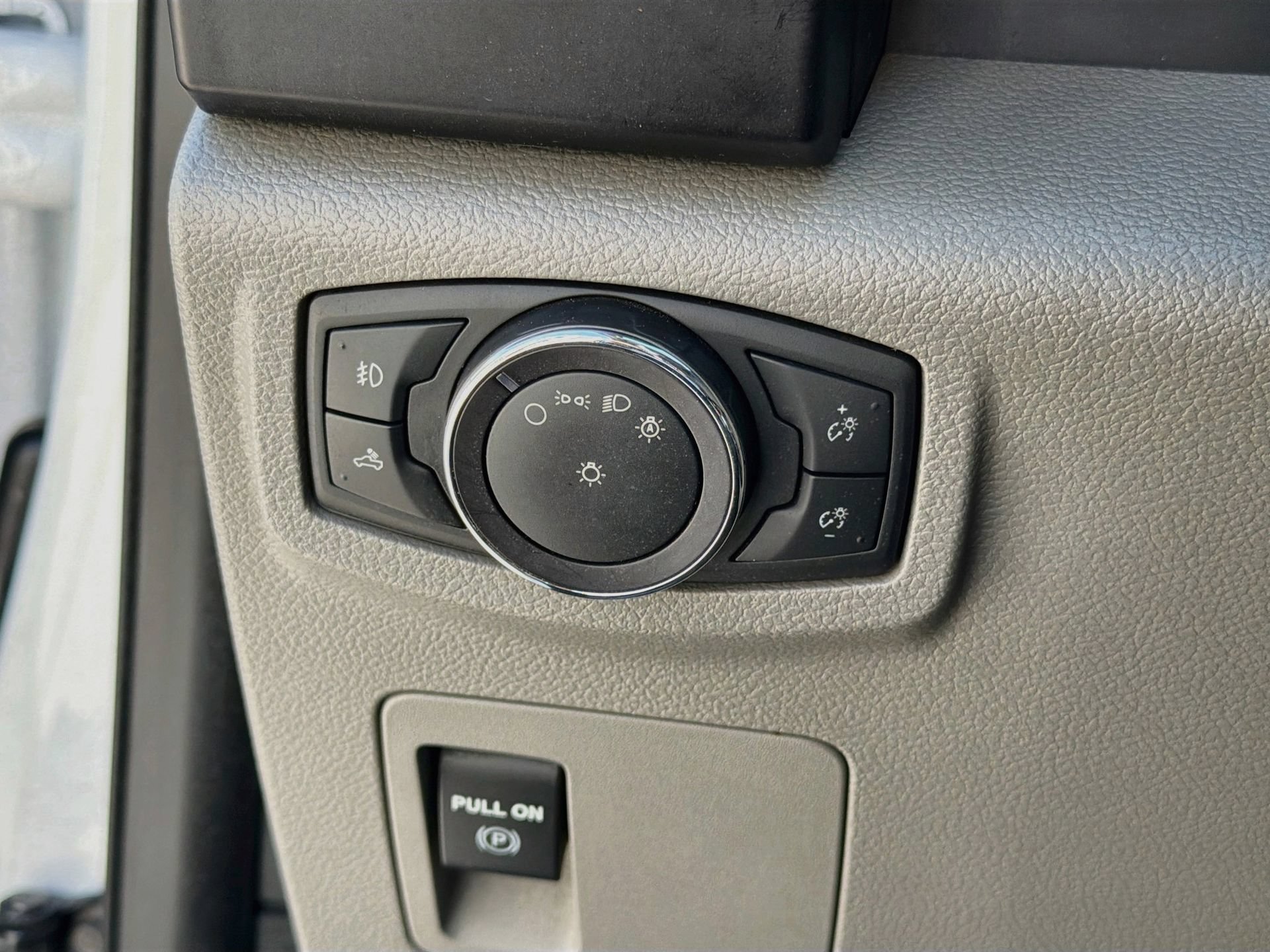 Used 2018 Ford F150 XL w/ Equipment Group 101A Mid AWD/4WD image 31