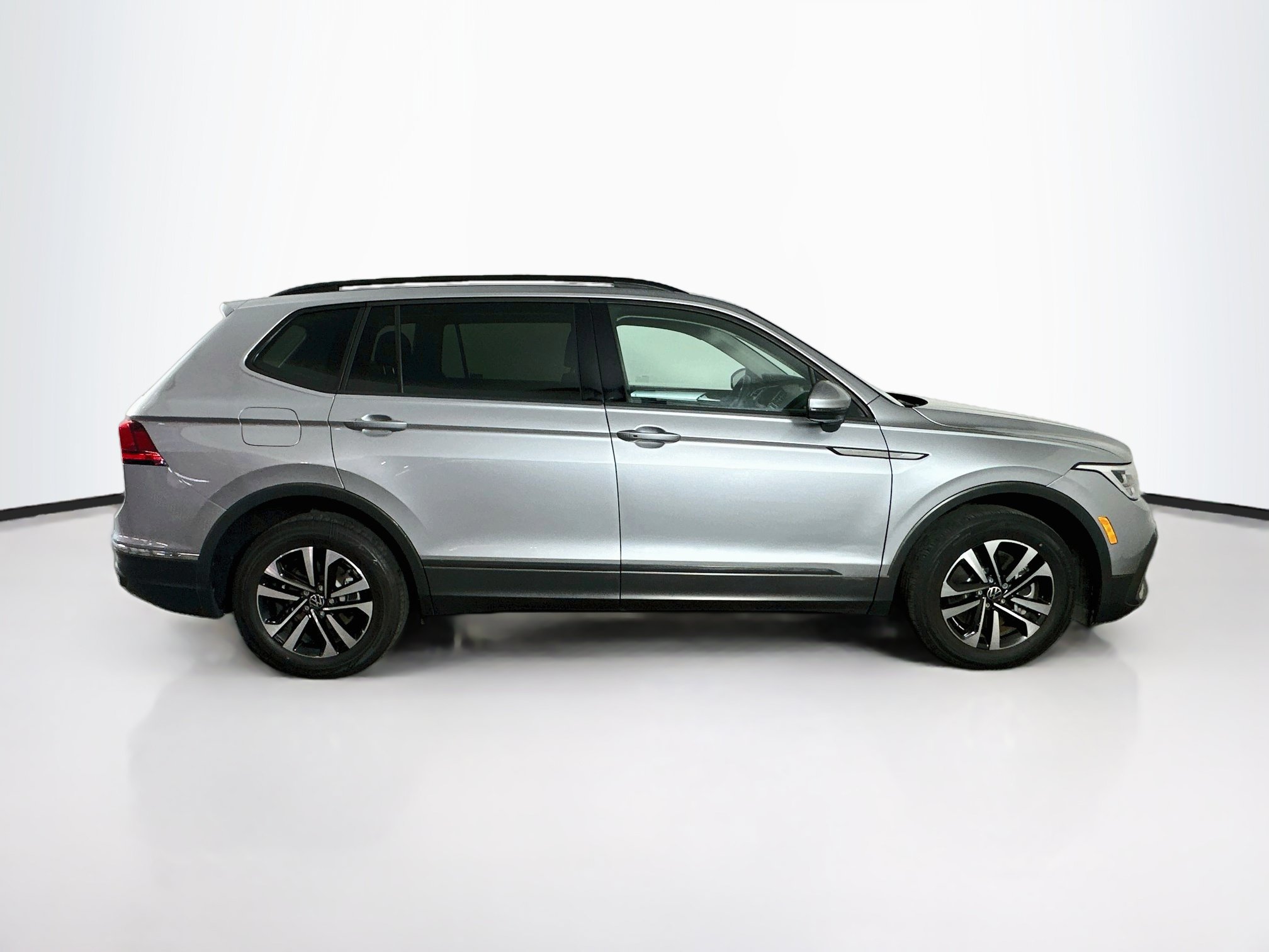 Used 2023 Volkswagen Tiguan S FWD image 10