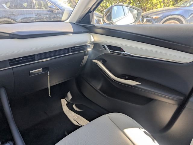 New 2025 MAZDA MAZDA3 2.5 Turbo Sedan w/Premium Plus image 16