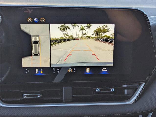 Used 2026 Chevrolet Equinox LT w/ Safety and Technology Package FWD image 15