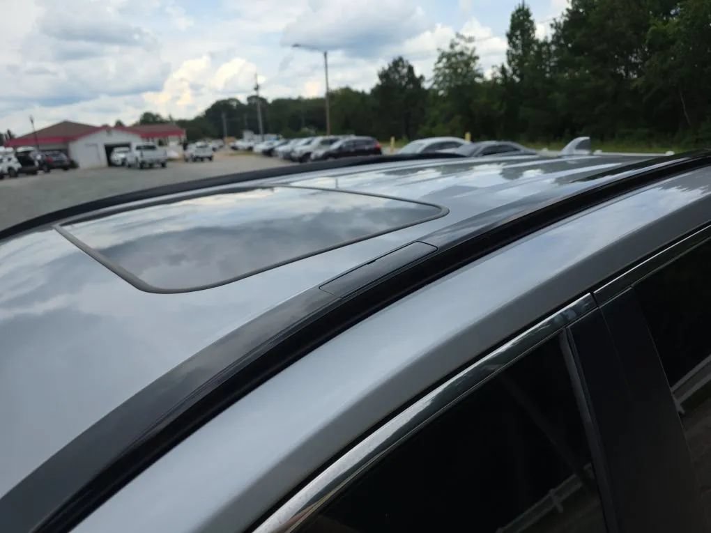 Used 2019 Toyota RAV4 XLE FWD image 13