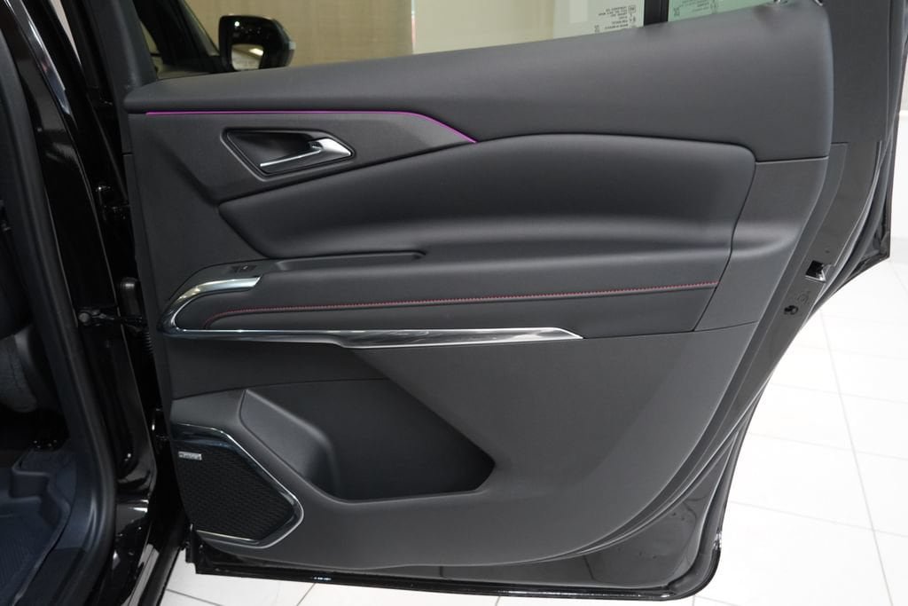 New 2026 Chevrolet Traverse RS w/ LPO, Floor Liner Package AWD/4WD image 33
