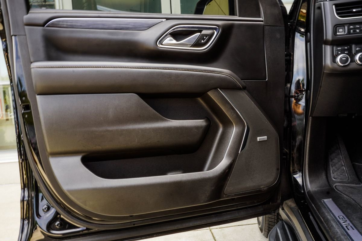 Used 2022 GMC Yukon SLT w/ SLT Premium Package AWD/4WD image 31