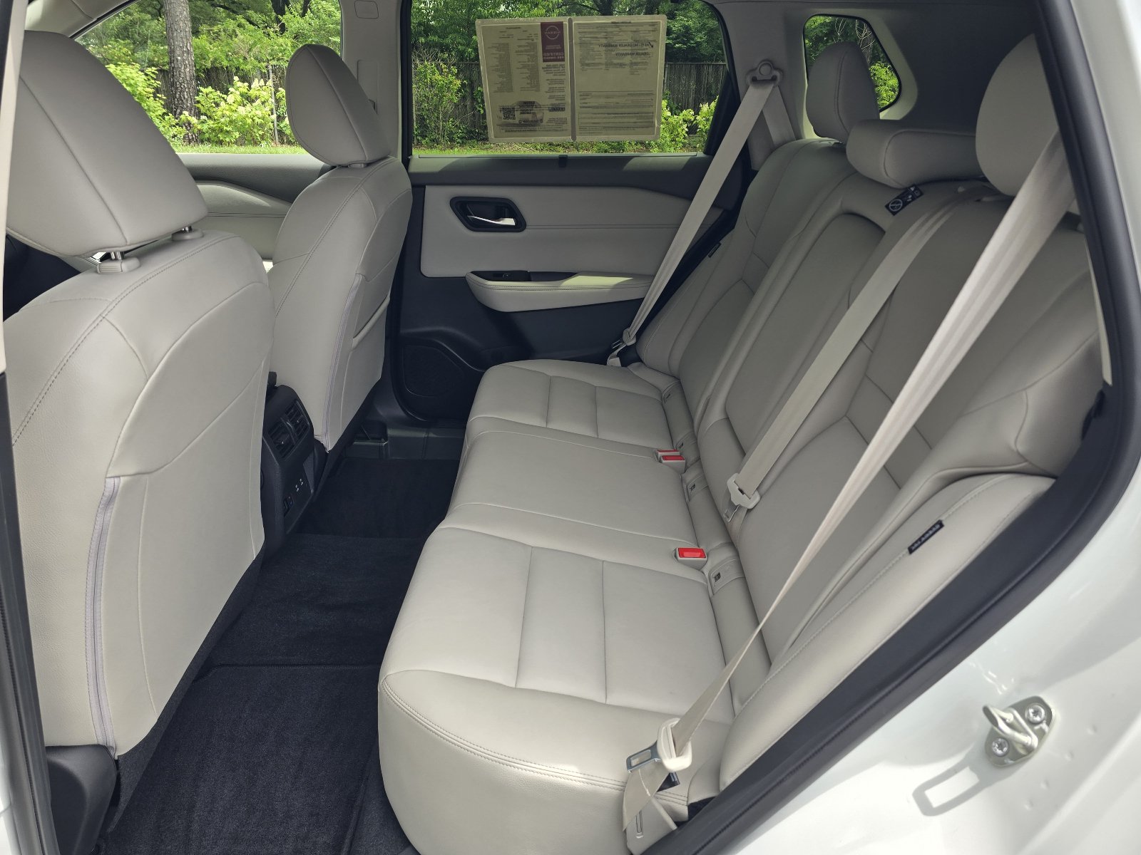 Certified 2025 Nissan Rogue SL w/ Tech Package FWD image 11