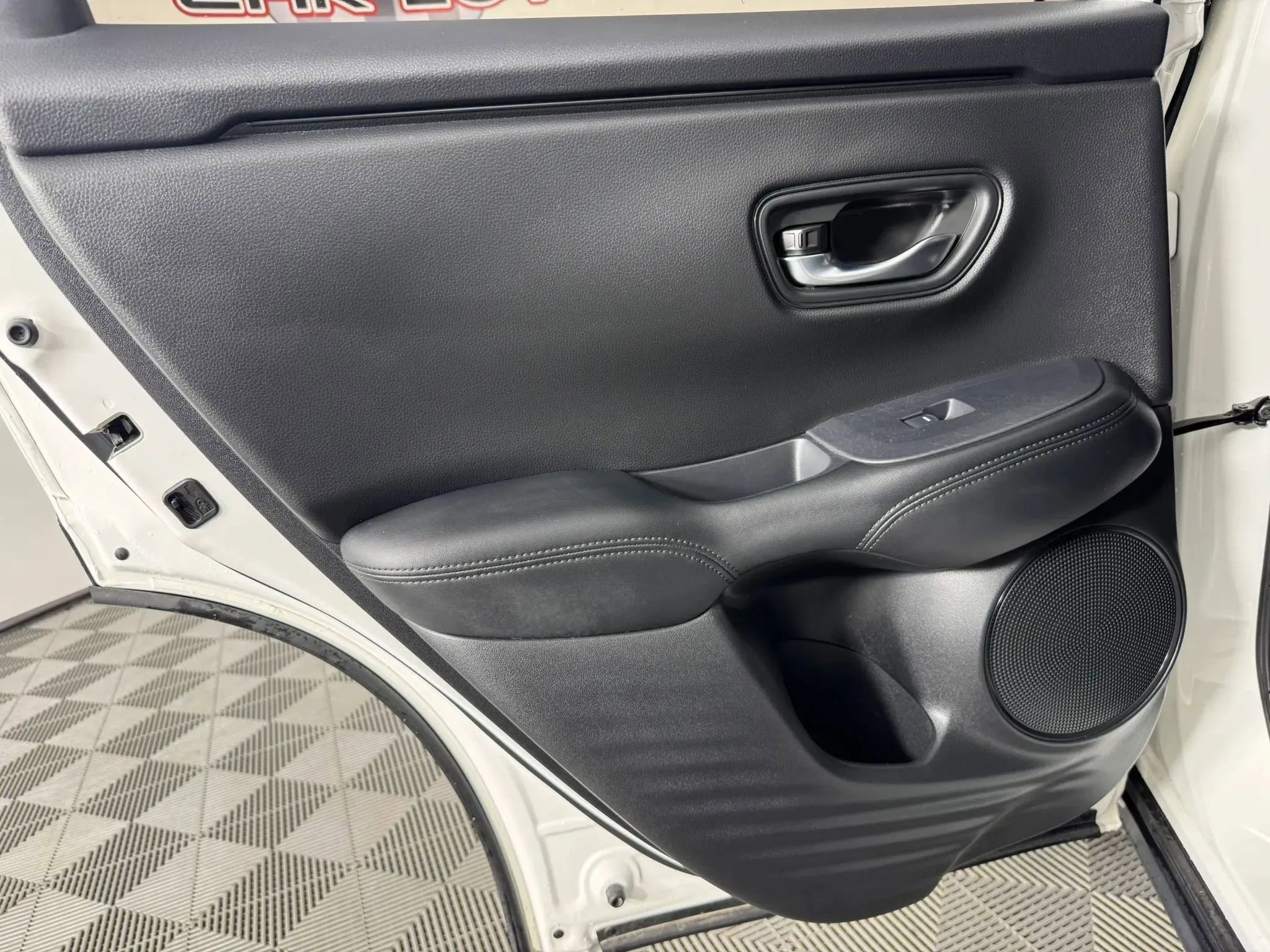 Used 2023 Honda HR-V LX image 38