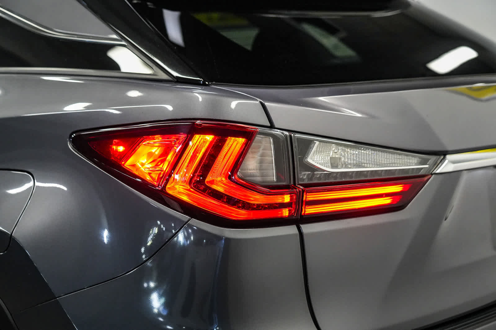 Used 2018 Lexus RX 450h AWD w/ Cold Area Package image 11
