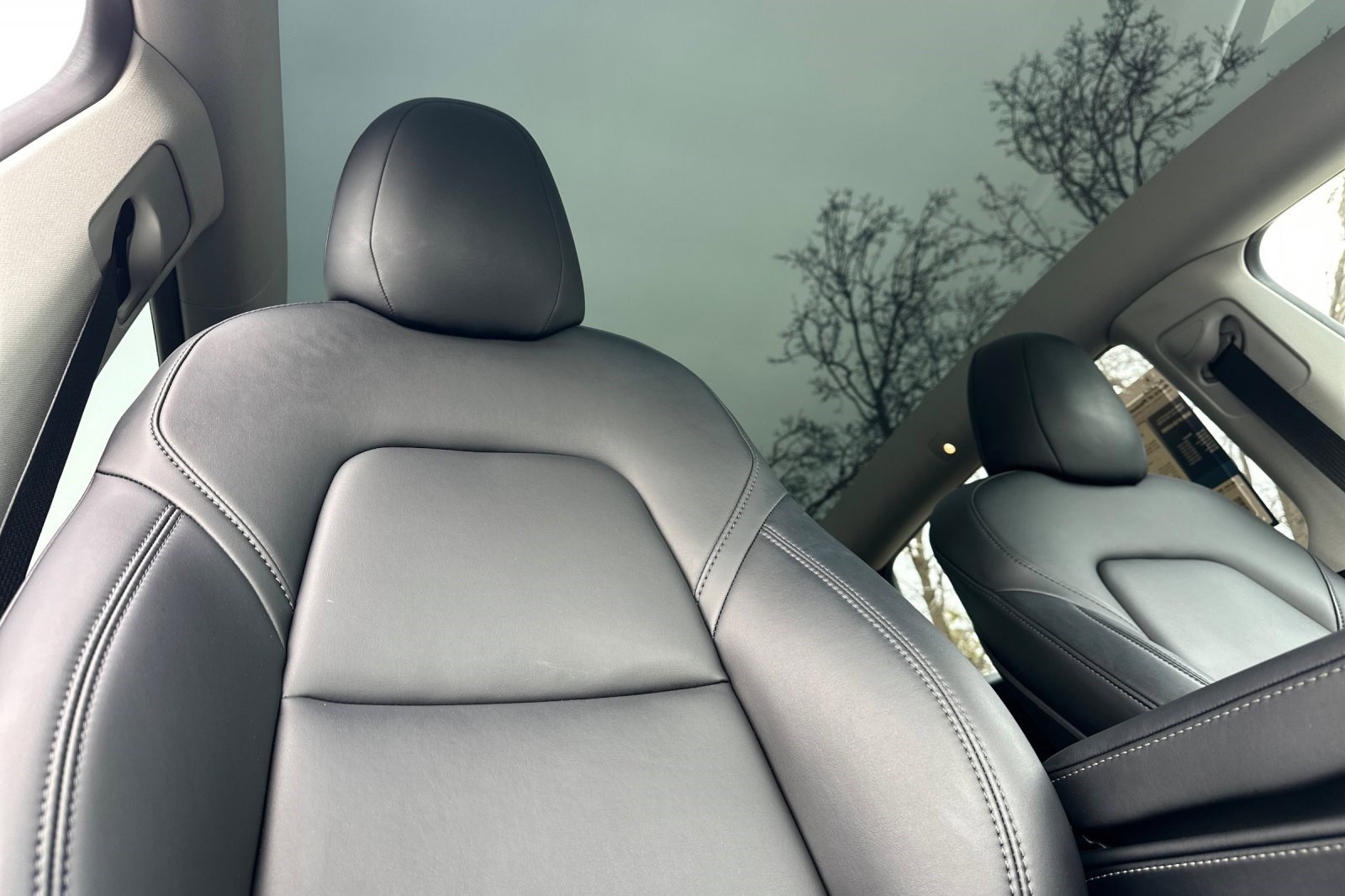 Used 2022 Tesla Model Y Long Range image 21