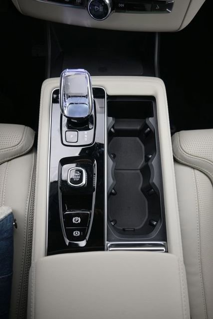 New 2026 Volvo XC90 B6 Ultra w/ Protection Package image 11