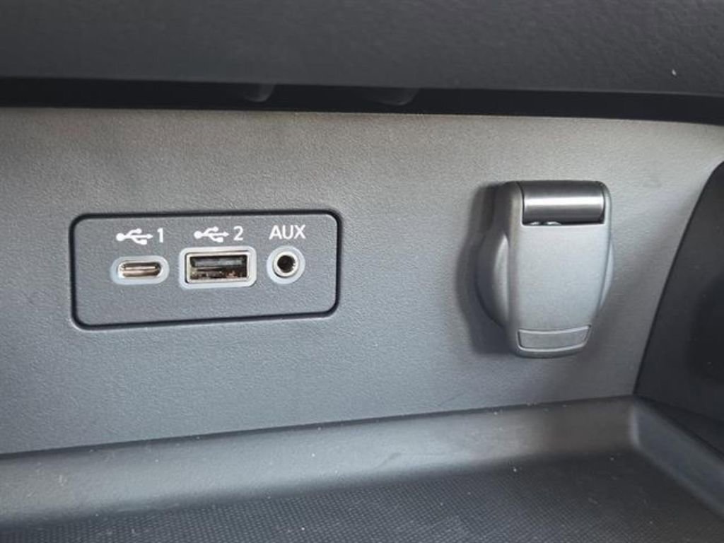 New 2025 Nissan Altima 2.5 SR image 12