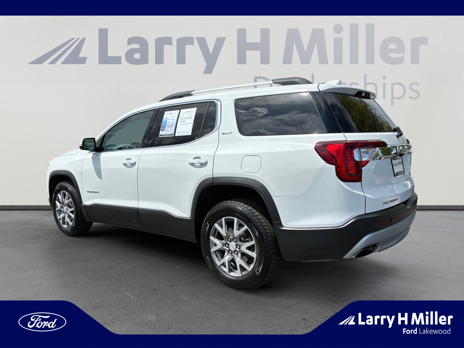 Used 2021 GMC Acadia SLT w/ Preferred Package AWD/4WD image 3