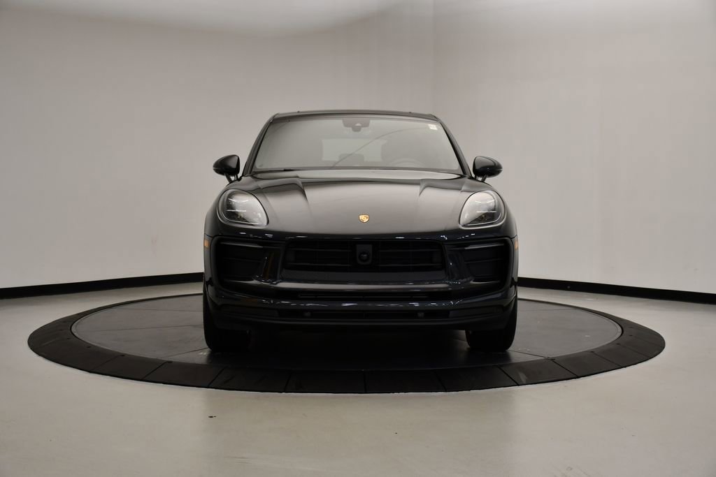 Certified 2025 Porsche Macan Turbo AWD/4WD image 10