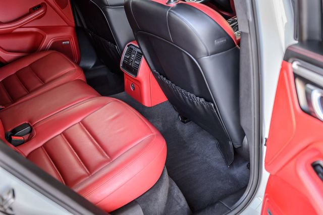 Used 2020 Porsche Macan Turbo image 41