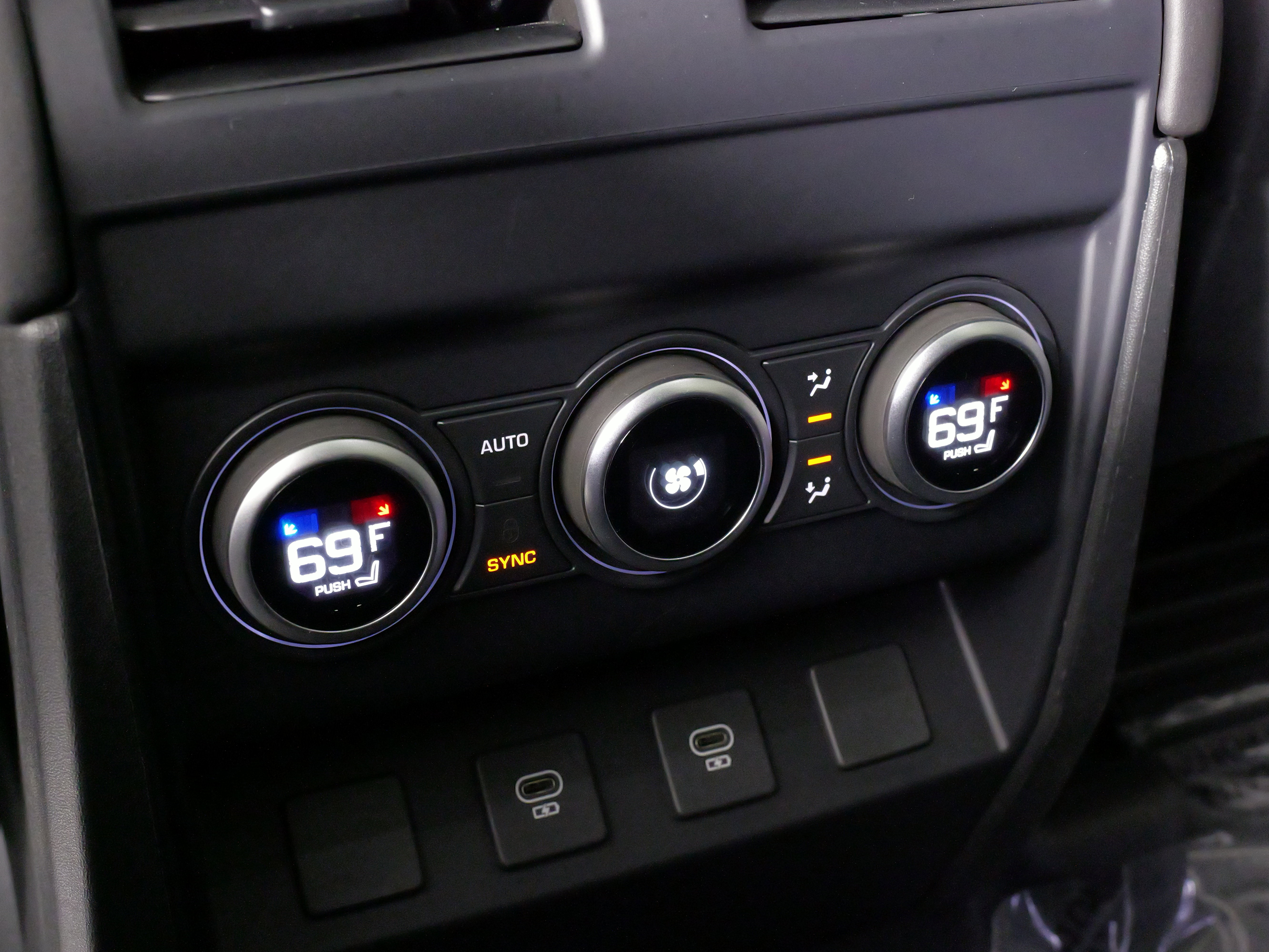 Used 2024 Land Rover Defender 110 S image 36