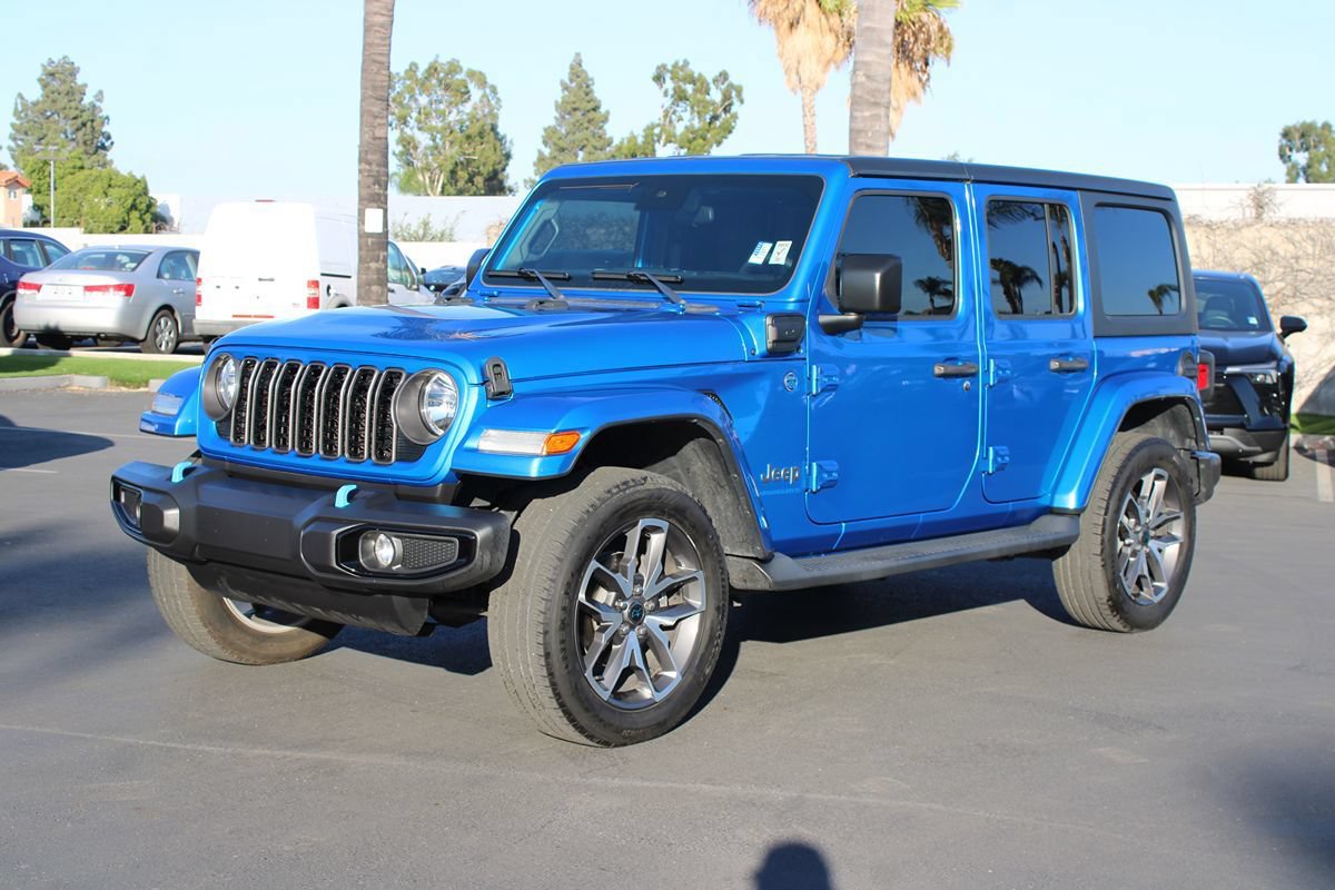Used 2024 Jeep Wrangler Unlimited AWD/4WD image 29