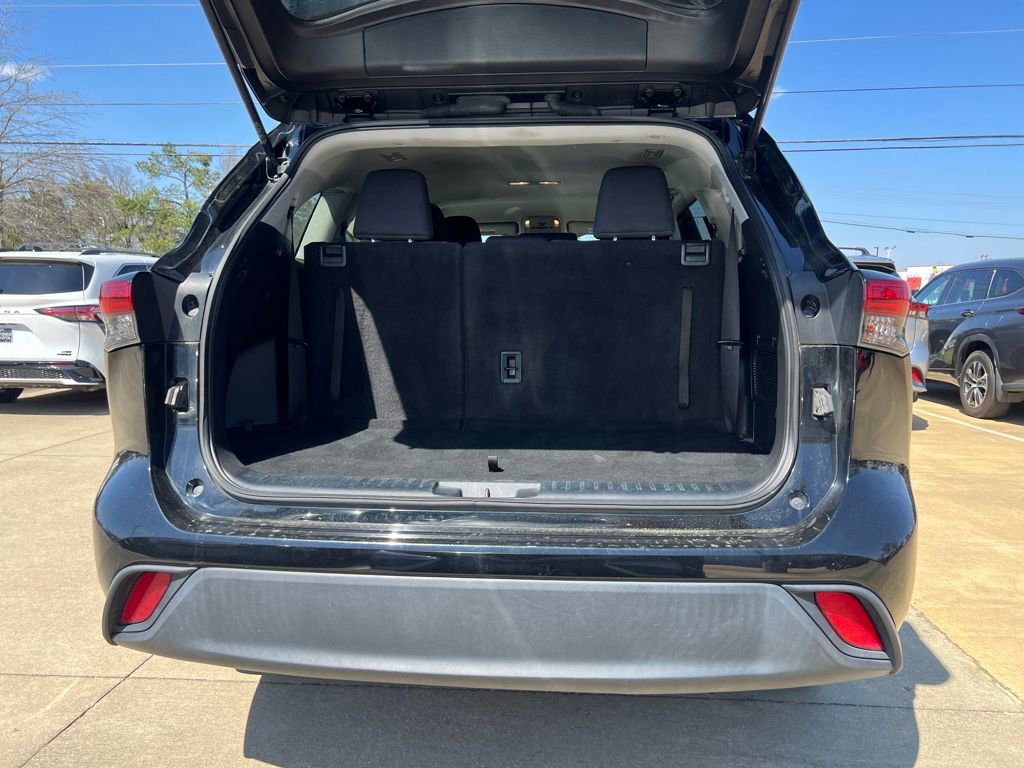 Used 2023 Toyota Highlander L image 20