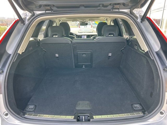 Certified 2025 Volvo XC60 B5 Plus image 11