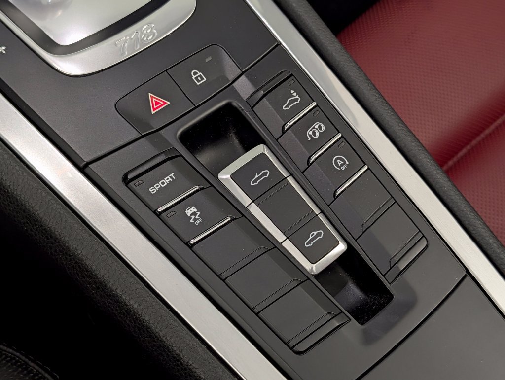 Certified 2019 Porsche 718 Boxster RWD image 29