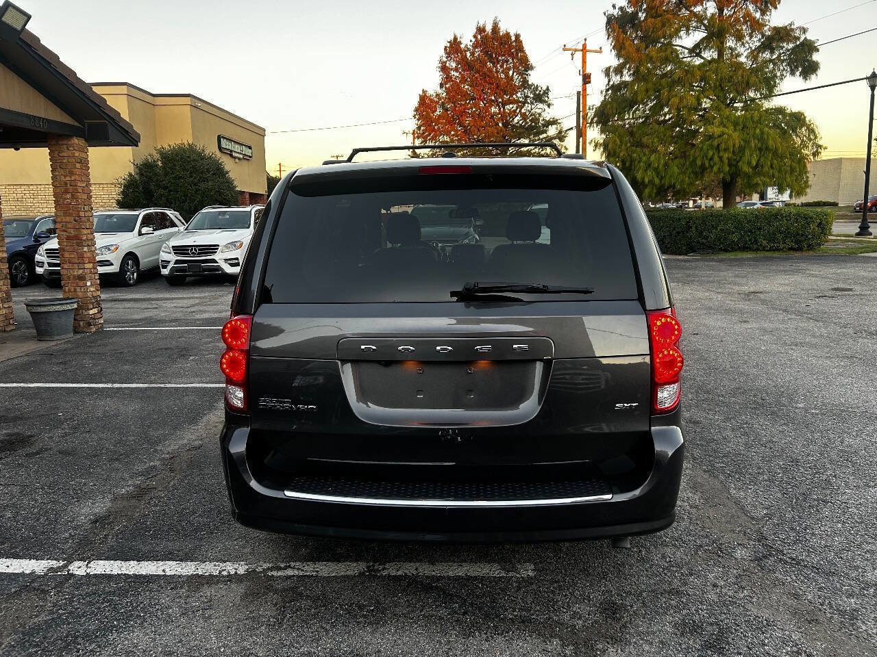 Used 2020 Dodge Grand Caravan SXT image 8