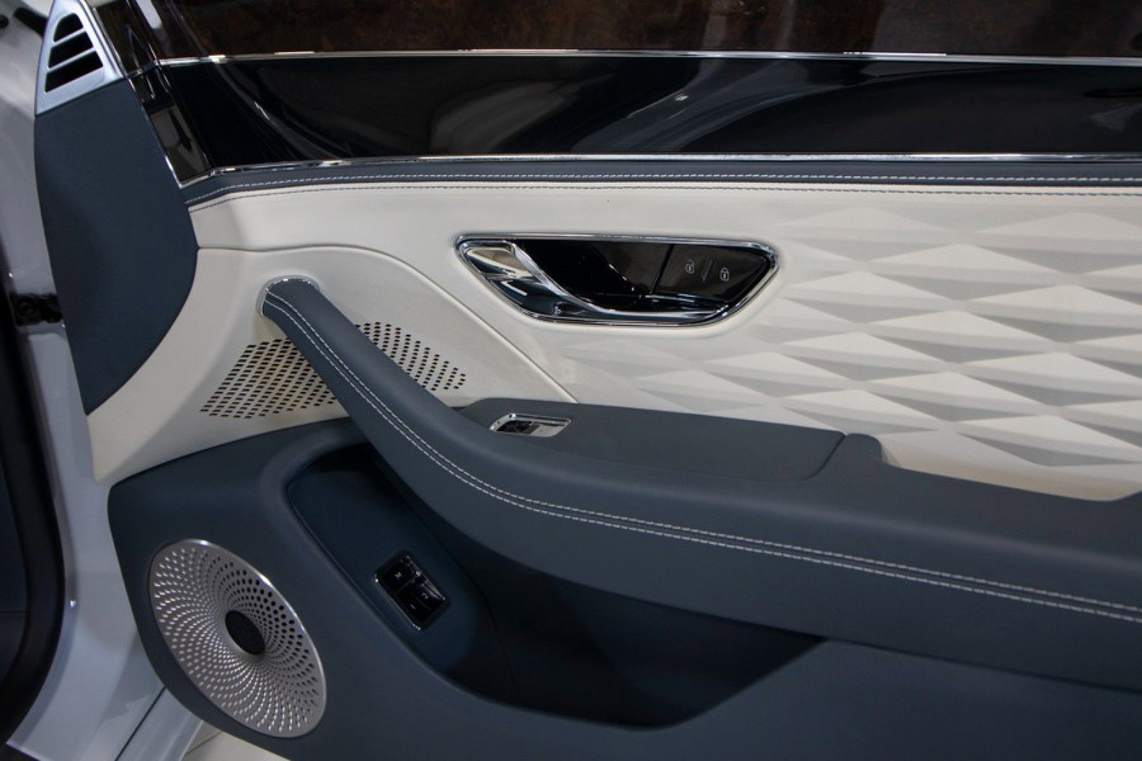 Used 2020 Bentley Flying Spur W12 w/ First Edition Specification image 51