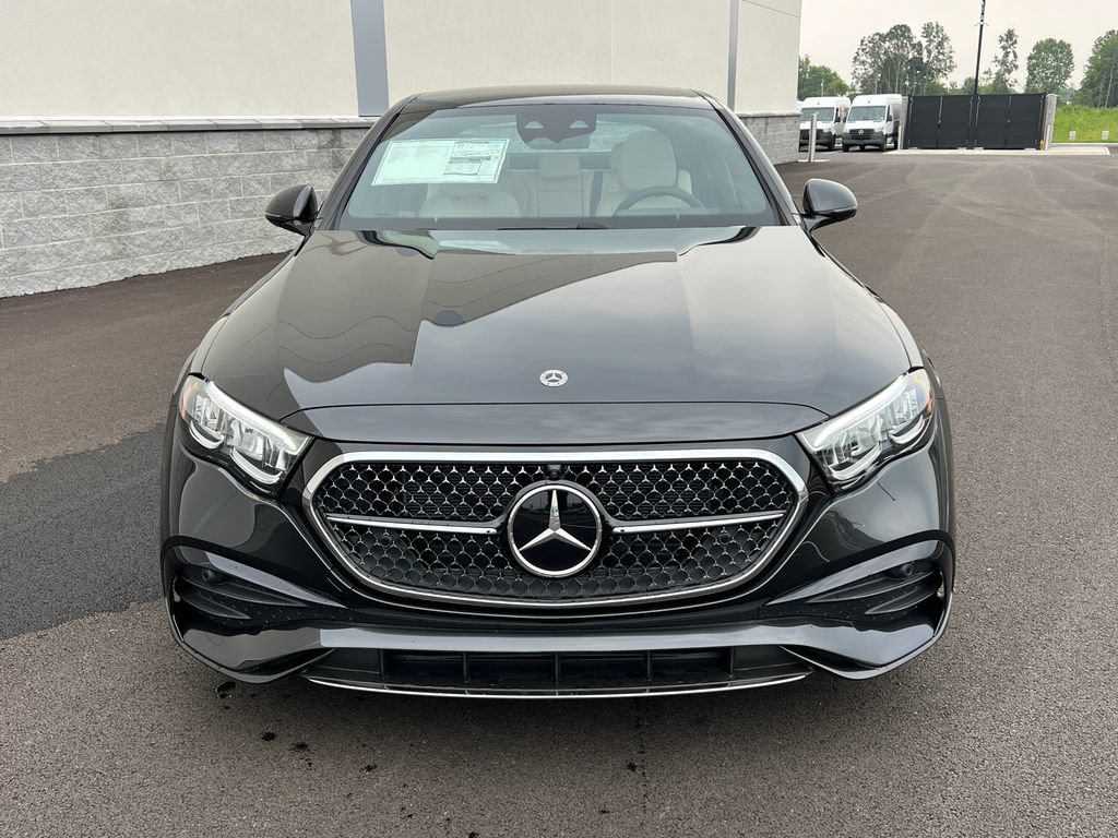 New 2026 Mercedes-Benz E 350 4MATIC Sedan image 3