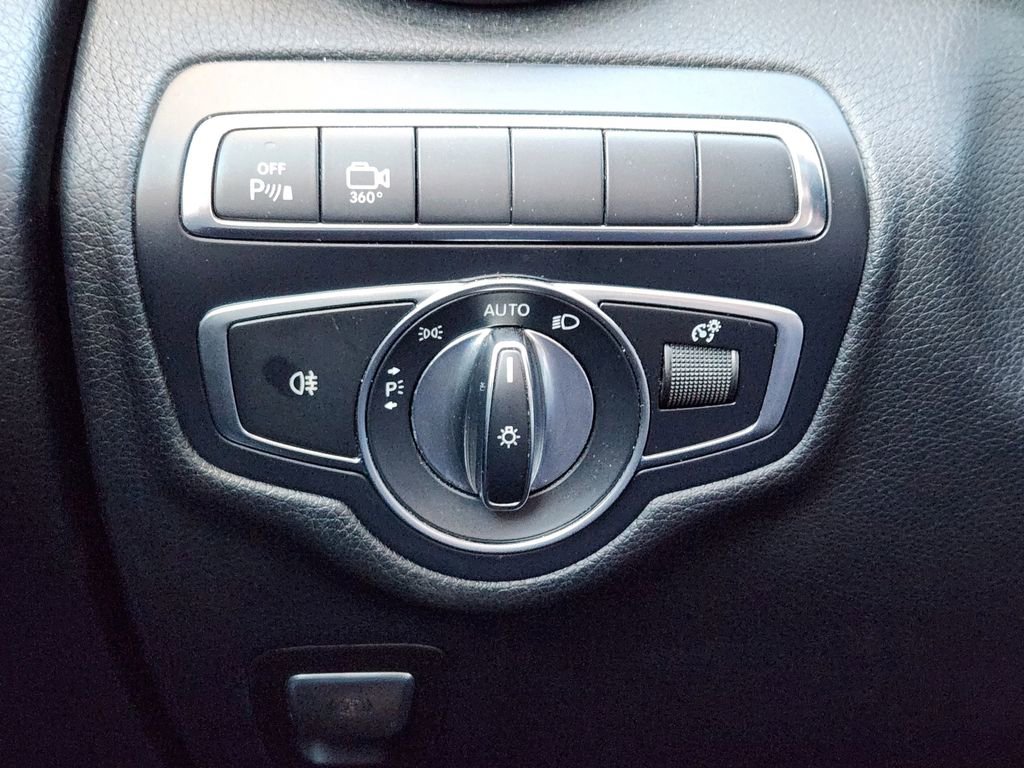 Used 2018 Mercedes-Benz GLC 300 image 16