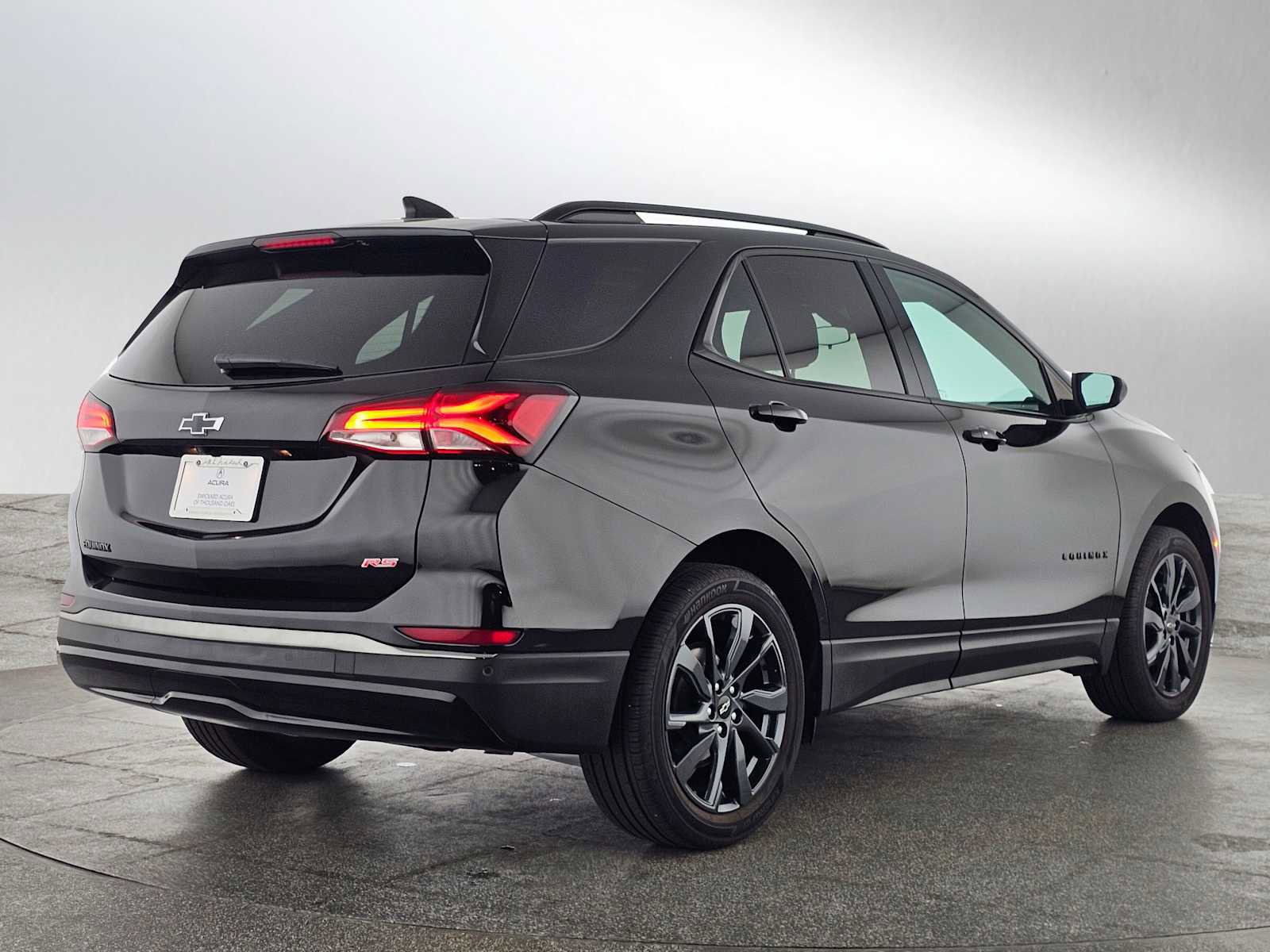 Used 2023 Chevrolet Equinox RS image 3