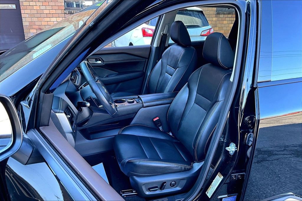 Used 2023 Nissan Rogue SL w/ SL Premium Package image 23