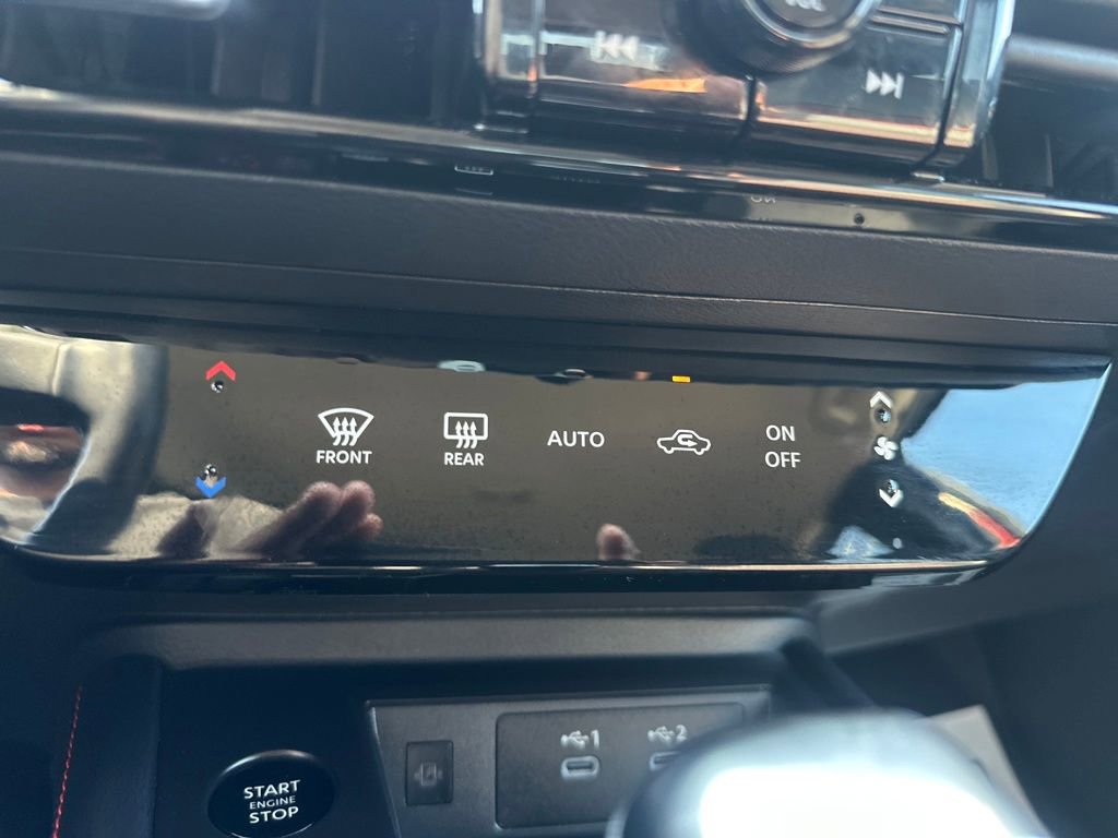 Certified 2025 Nissan Kicks SR image 17