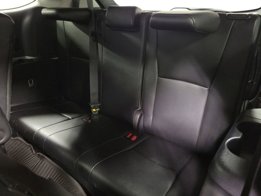 Used 2021 Toyota Highlander XLE image 21