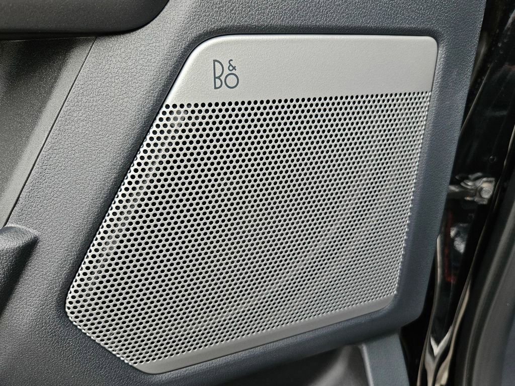 New 2026 Ford F250 Lariat w/ Black Appearance Package image 13