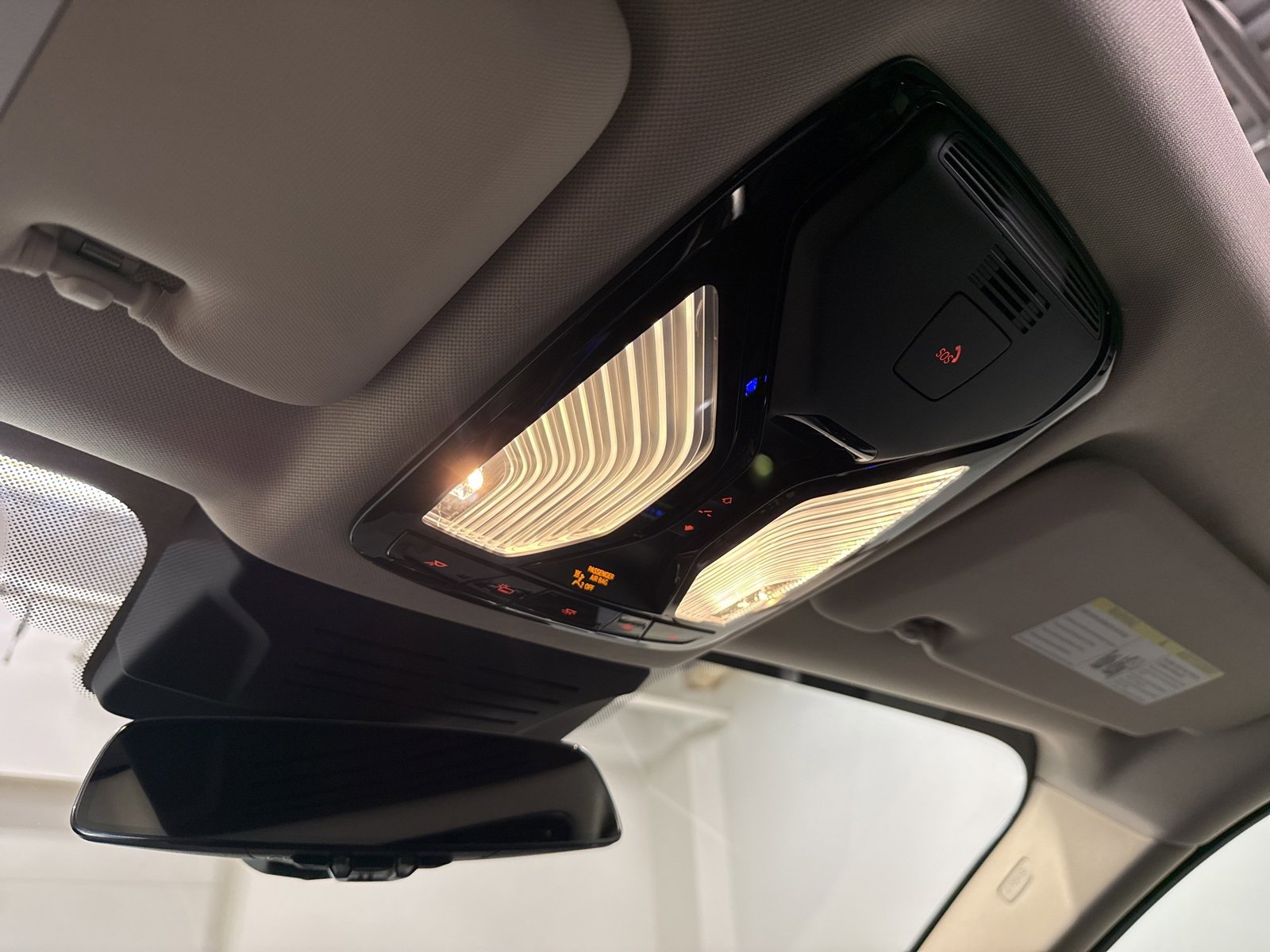 Used 2025 BMW X7 xDrive40i w/ Premium Package image 19