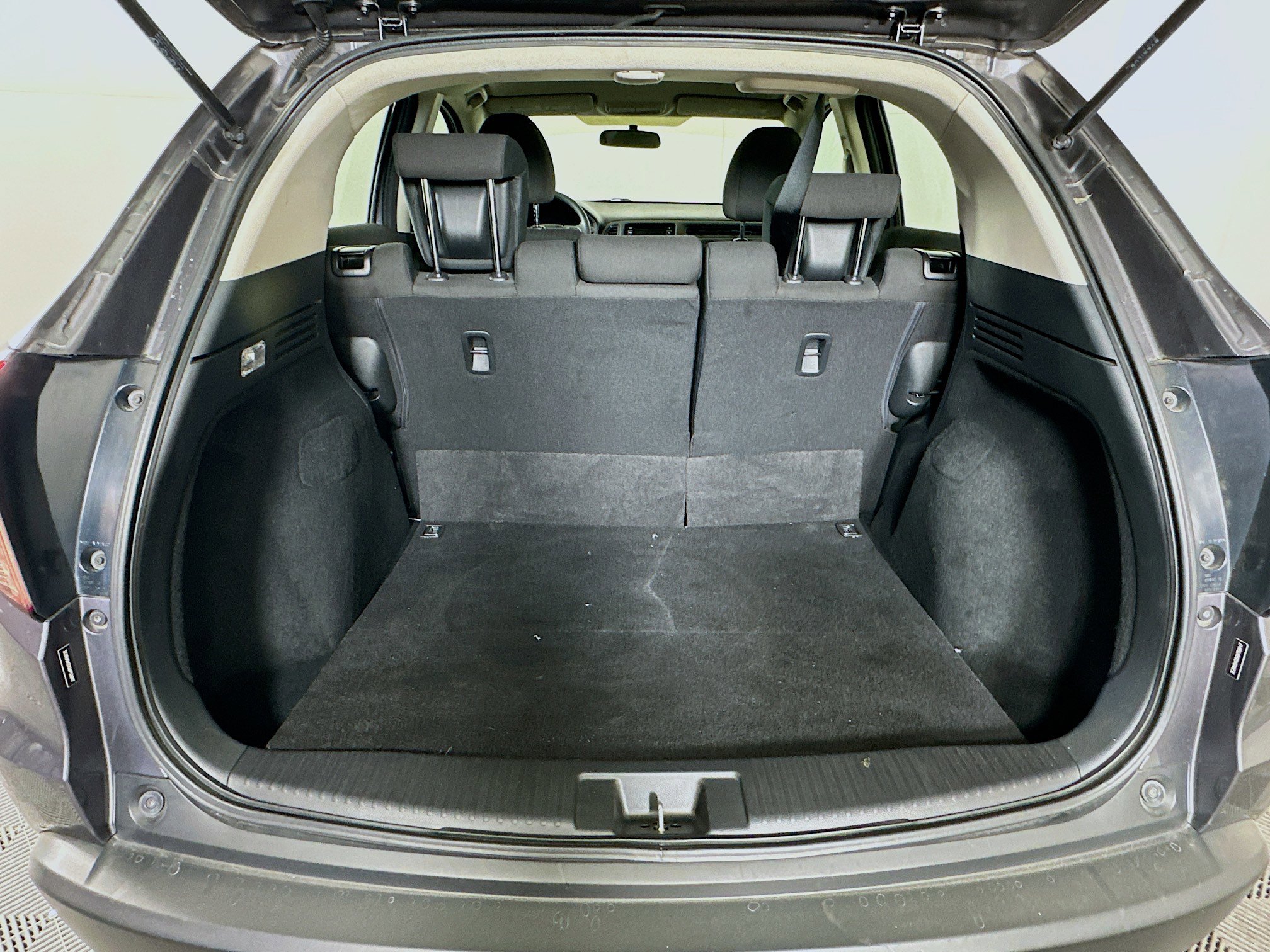 Used 2016 Honda HR-V LX image 26