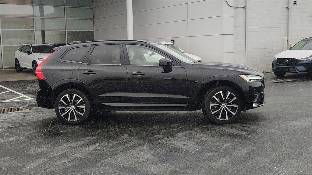 Used 2023 Volvo XC60 B5 Plus w/ Climate Package image 2
