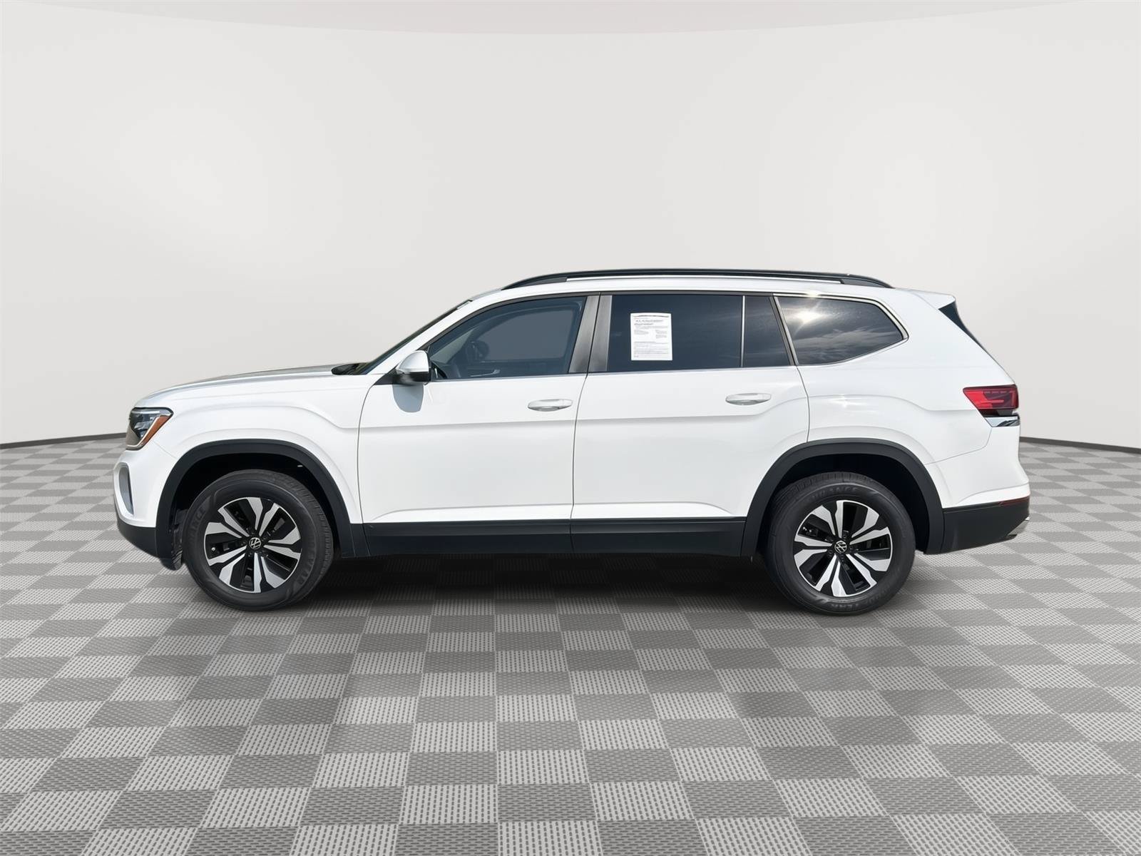Used 2024 Volkswagen Atlas SE AWD/4WD image 5