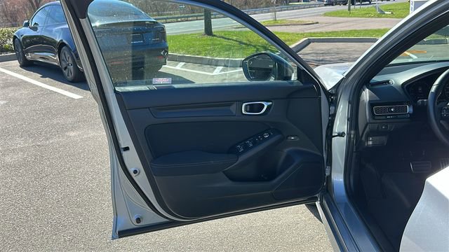 Used 2025 Honda Civic Sport image 32
