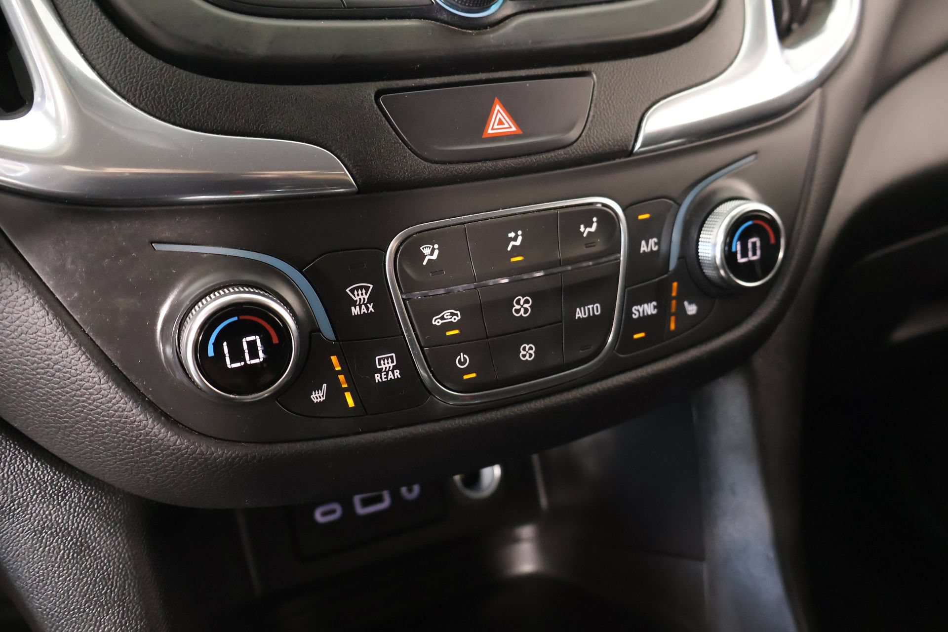 Used 2021 Chevrolet Equinox LT FWD image 7