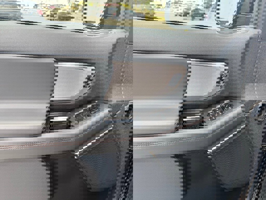 New 2025 Ford Expedition Active image 20