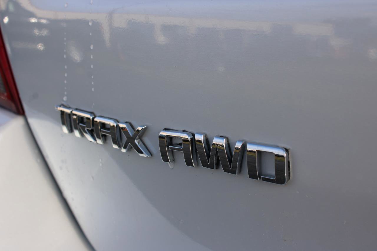 Used 2021 Chevrolet Trax LT w/ LT Convenience Package image 6