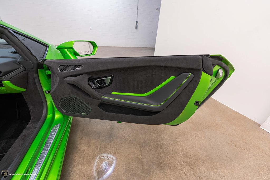 Used 2024 Lamborghini Huracan Tecnica RWD image 27
