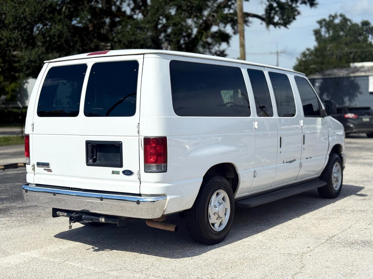 Used 2011 Ford E-150 and Econoline 150 E-150 XL image 5