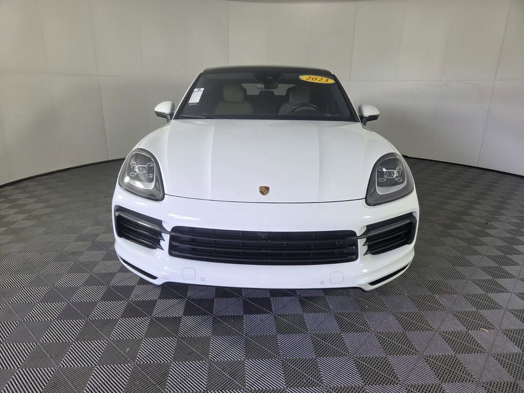 Used 2023 Porsche Cayenne Platinum Edition image 3