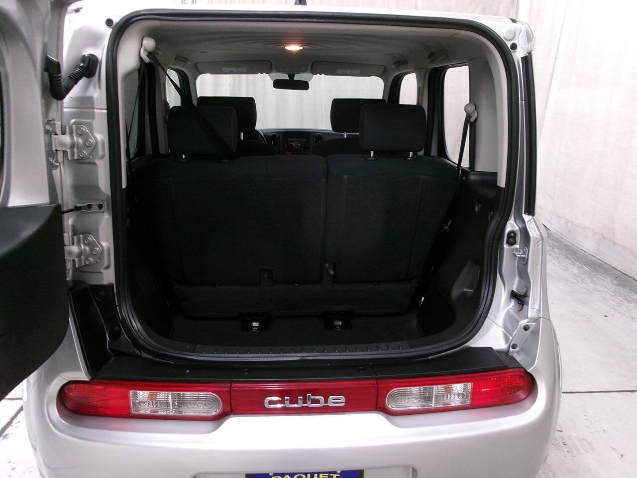 Used 2010 Nissan Cube 1.8 S w/ Interior Illumination Pkg FWD image 24
