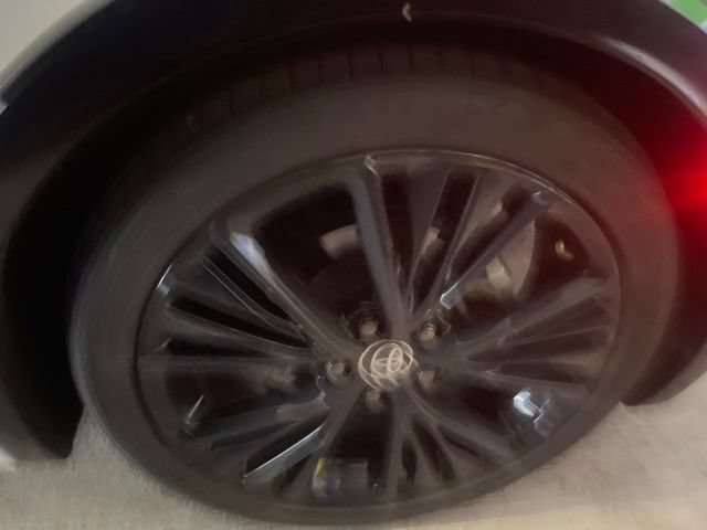 Used 2025 Toyota Prius FWD image 10