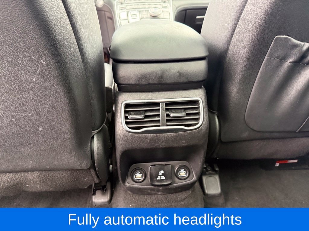 Used 2022 Hyundai Santa Fe Limited AWD/4WD image 18