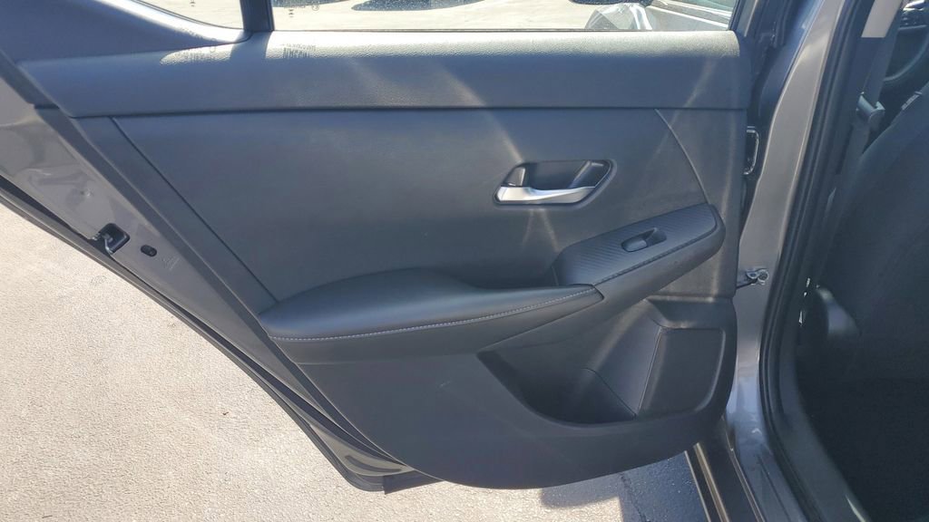 Used 2023 Nissan Sentra SV FWD image 16