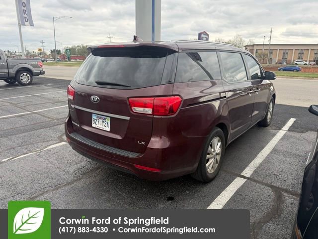 Used 2018 Kia Sedona LX w/ LX Essentials Premium Package image 4
