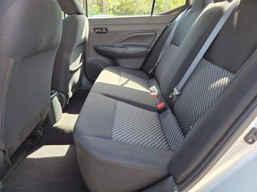 Used 2022 Nissan Versa S FWD image 21