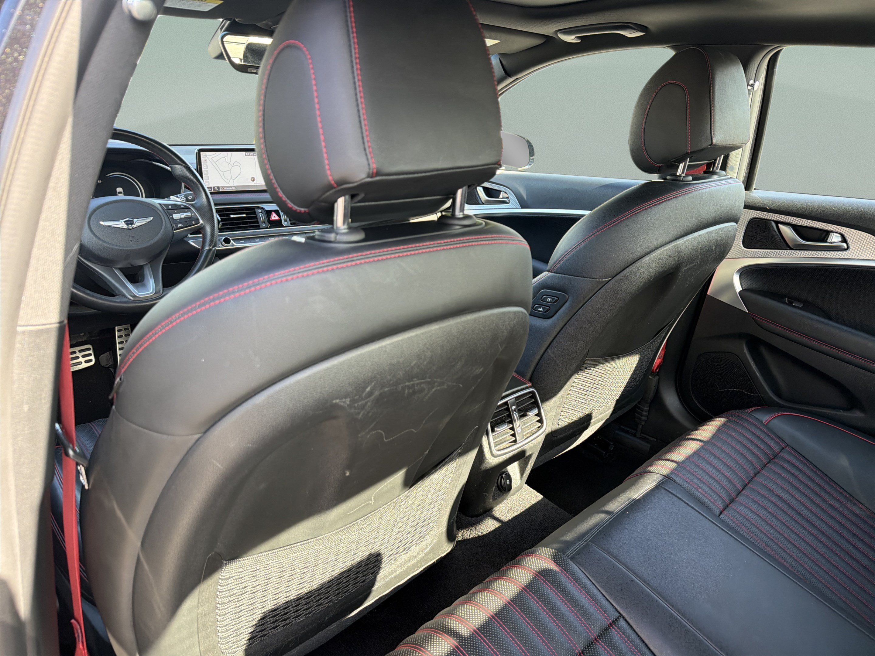 Used 2023 Genesis G70 2.0T w/ Sport Prestige Package RWD image 30