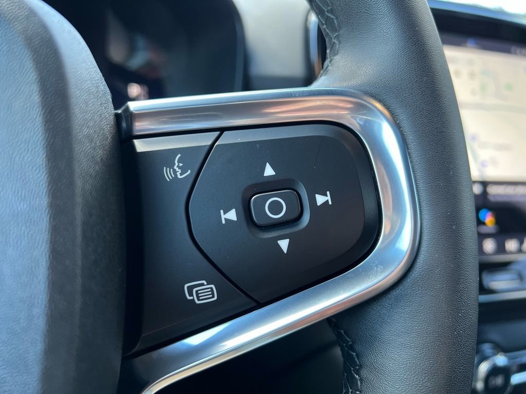 Certified 2023 Volvo XC40 Recharge Ultimate AWD/4WD image 12