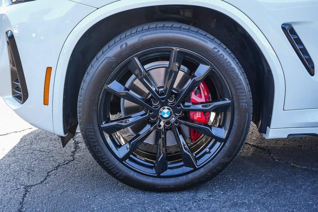 Used 2024 BMW X4 M40i w/ Shadowloine Package AWD/4WD image 11
